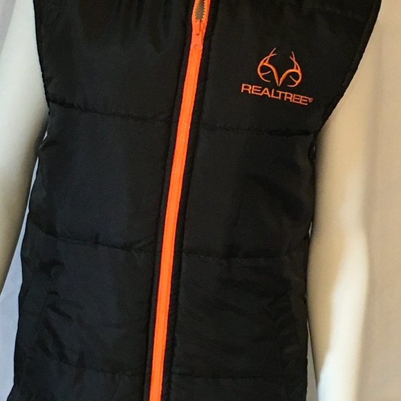 Realtree Camo Reversible Insulated Hunting Vest - Picture 7 of 10